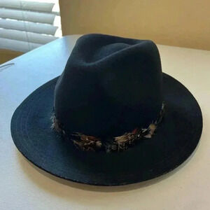 OLIVE & PIQUE HATS 100% wool‎